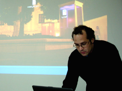 Gal lecturing at Shanghai University - Digital Arts College, 2007
